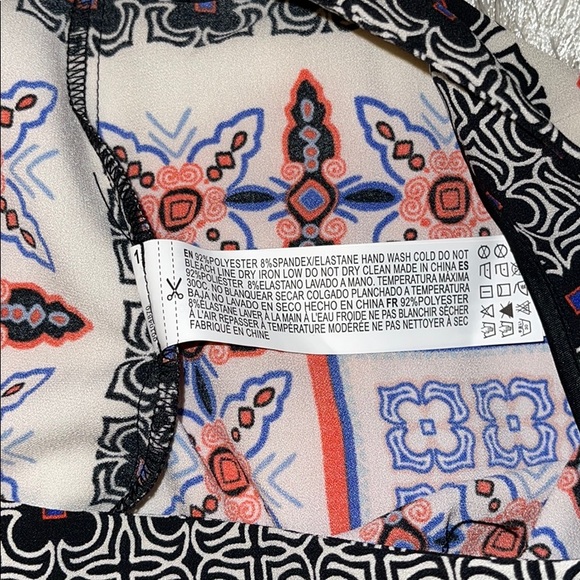 NWT Forever 21 Contemporary Scarf Print Knee Length Skirt XS/S - Picture 7 of 8